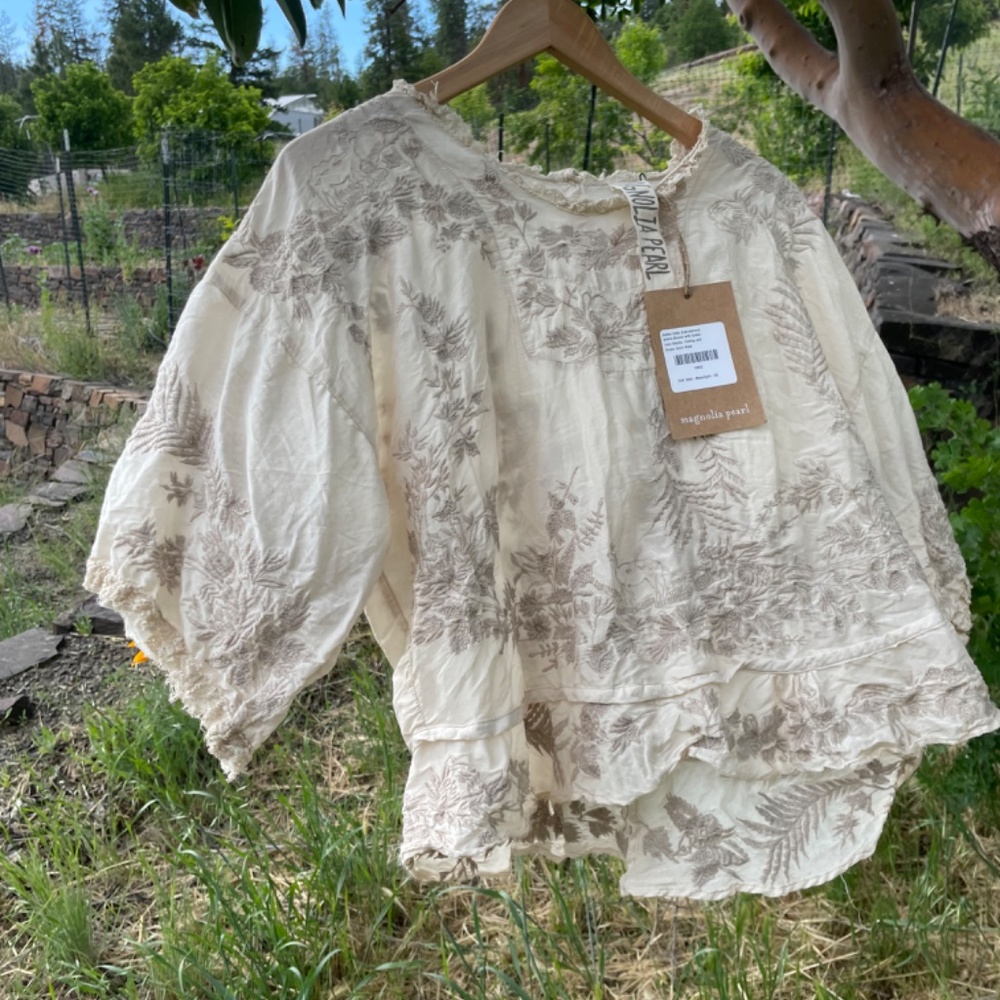 Magnolia Pearl Embordiered Swarna Blouse - Moonlight